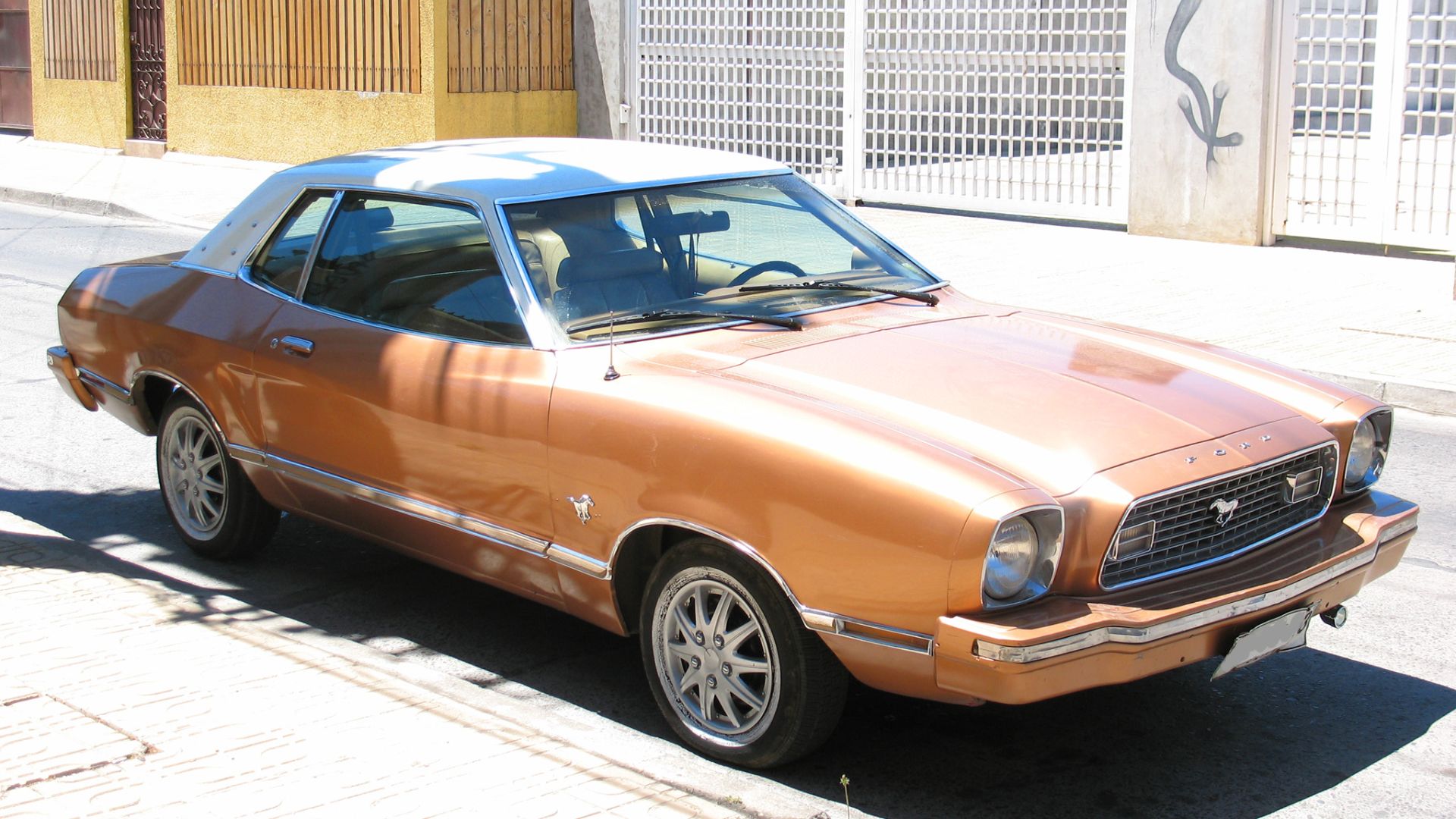 File:Ford Mustang II 1974 (9666292985).jpg