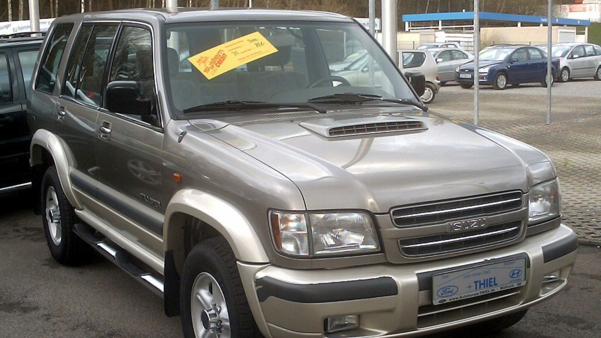 File:Isuzu Trooper front.jpg