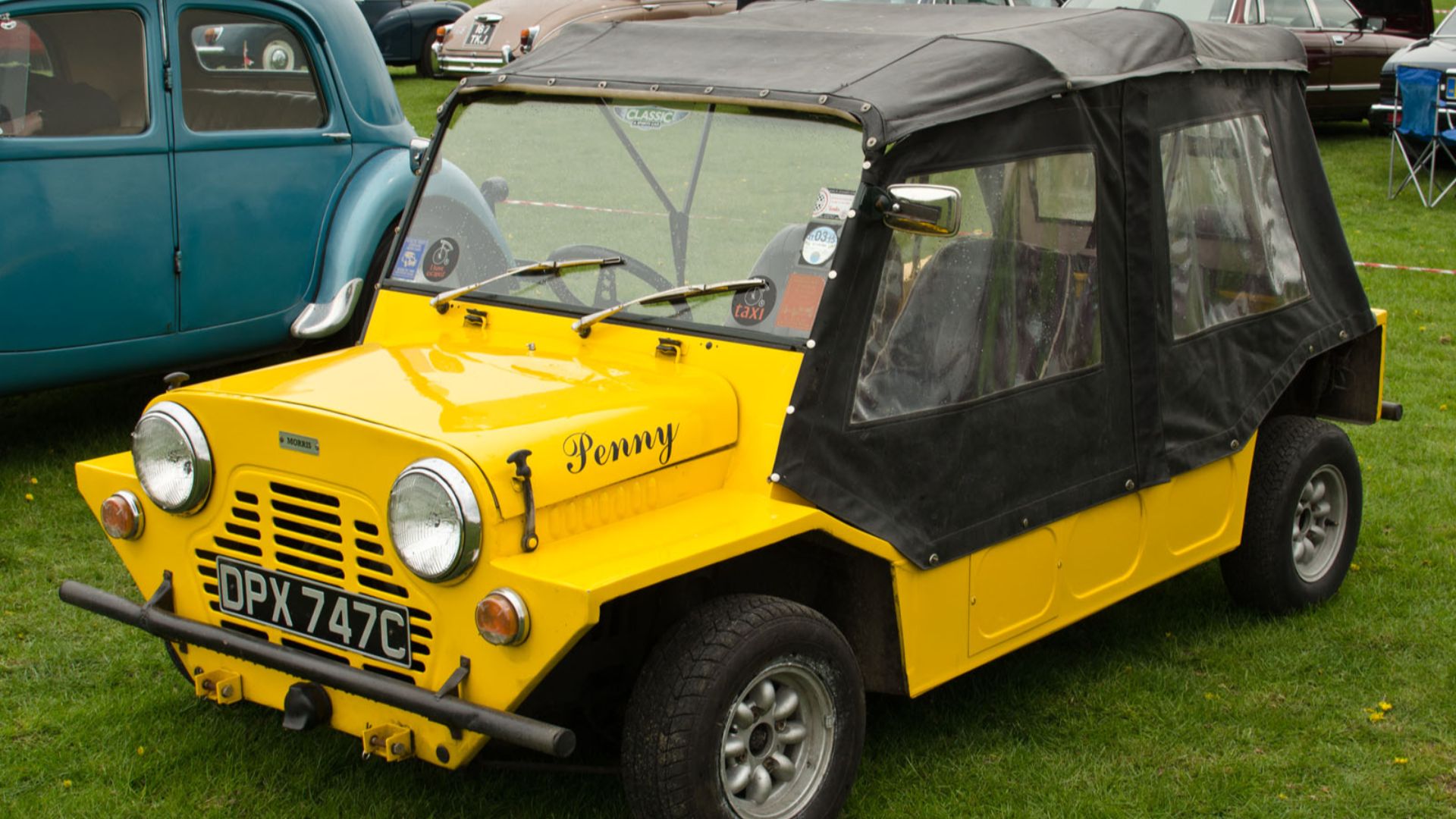 File:Morris Mini Moke (1965) - 14018125596.jpg