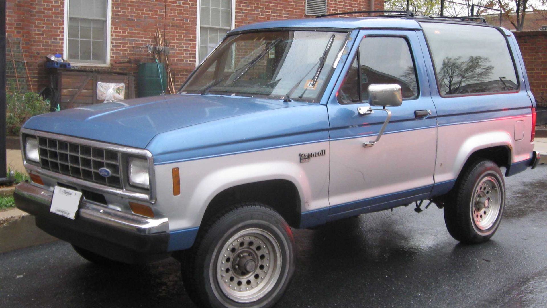 File:Ford Bronco II.jpg
