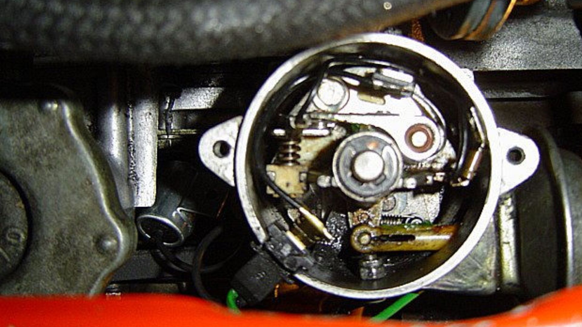 File:Zündunterbrecher Fiat 126 BIS.jpg