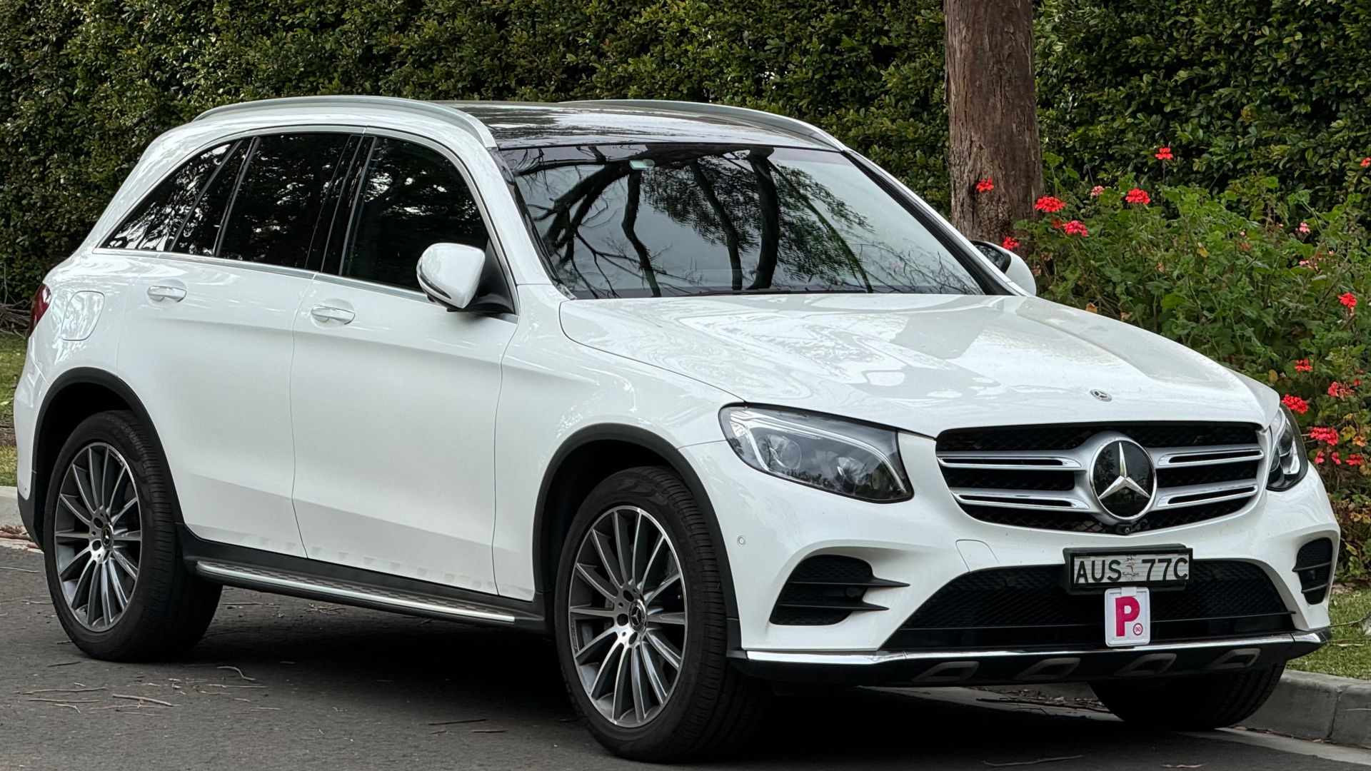File:MB GLC250d, Sydney (Cropped).jpg