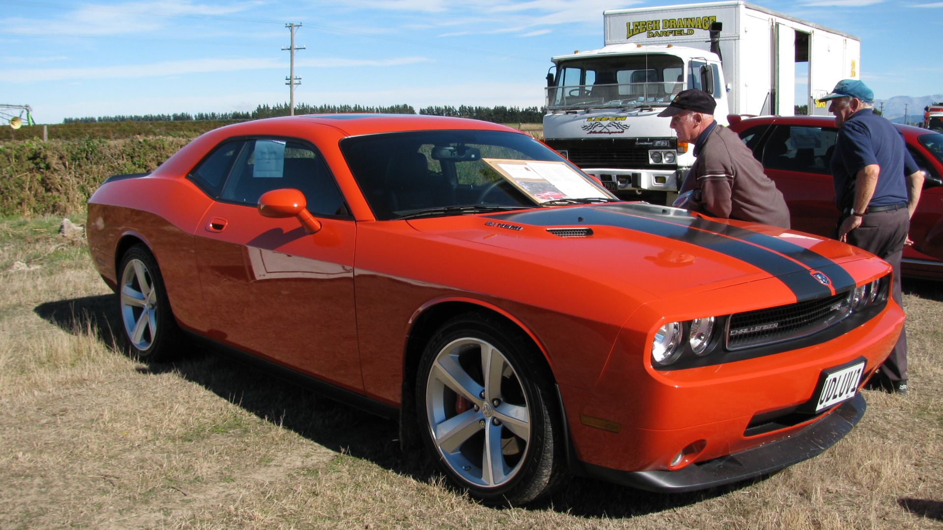 File:2008 Dodge Challenger SRT-8 (5988925260).jpg