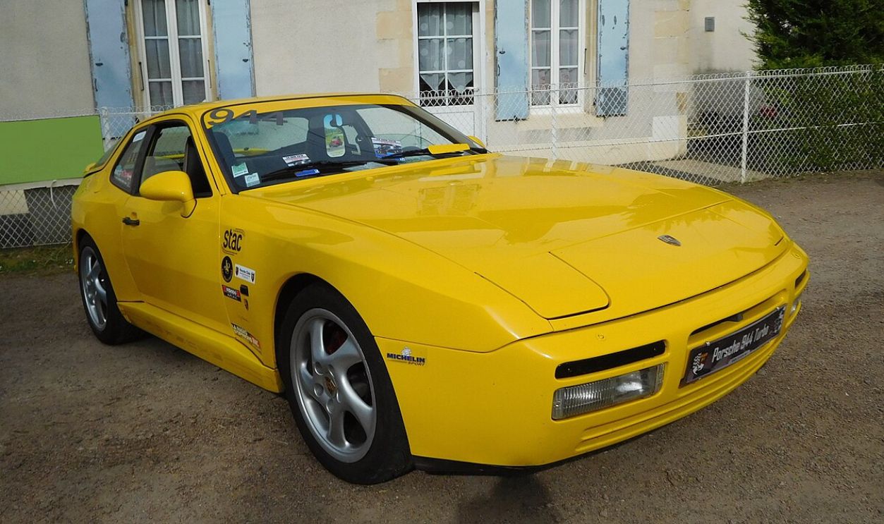 Porsche 944 Turbo (1985–1989) $27,600
