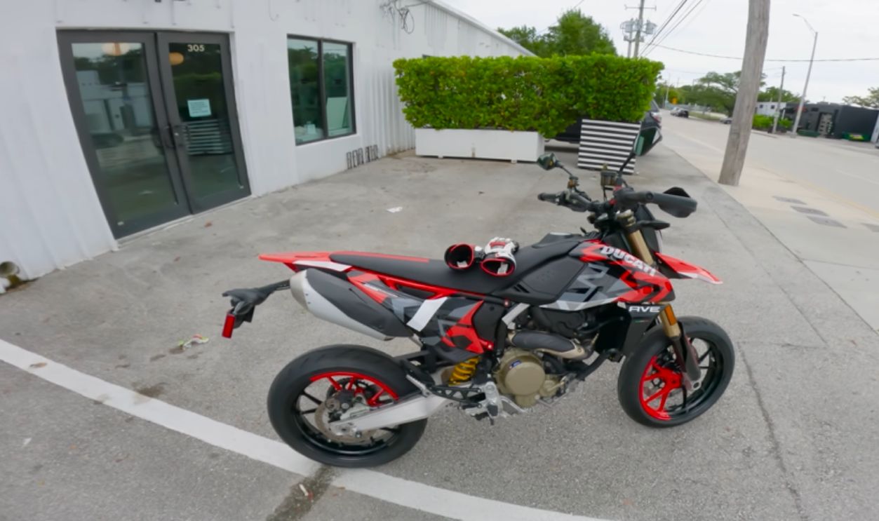 Ducati Hypermotard 698 Mono By CNC Racing