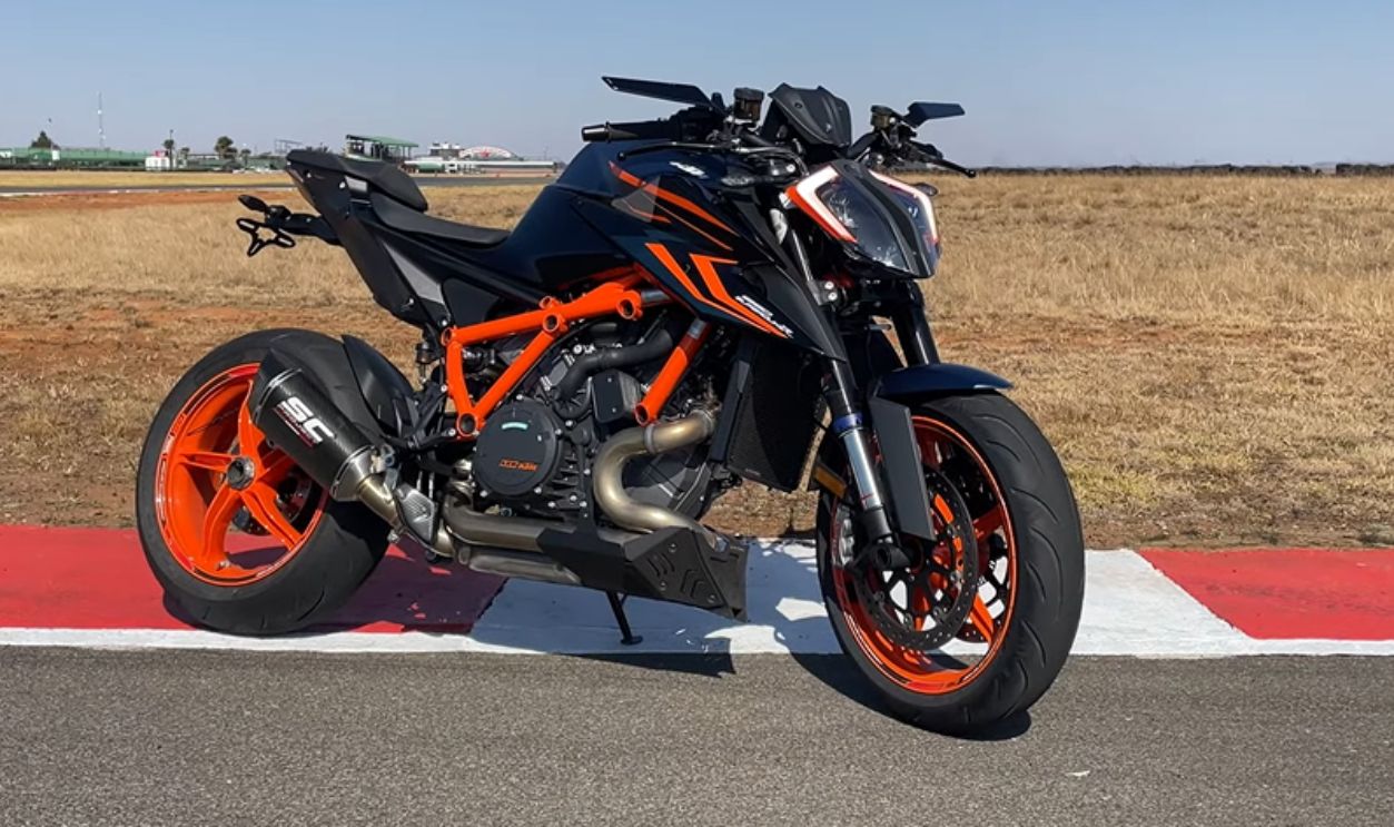 KTM 1290 Super Duke R EVO