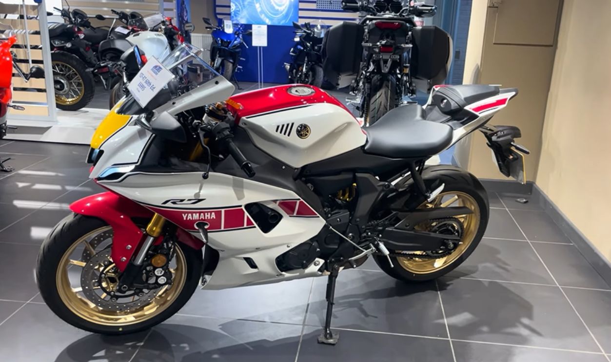 Yamaha R7 60th Anniversary Edition