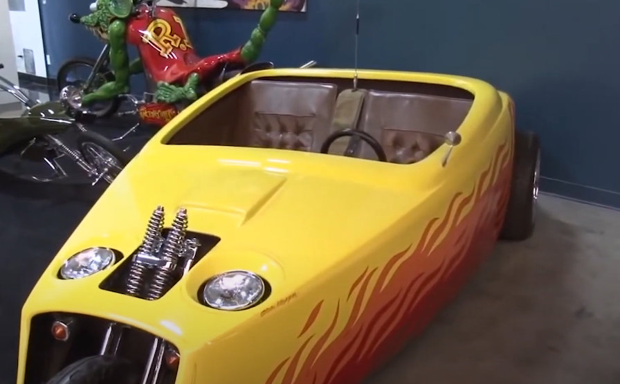 A screenshot from the video World's Largest Ed 