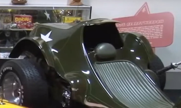 A screenshot from the video World's Largest Ed 