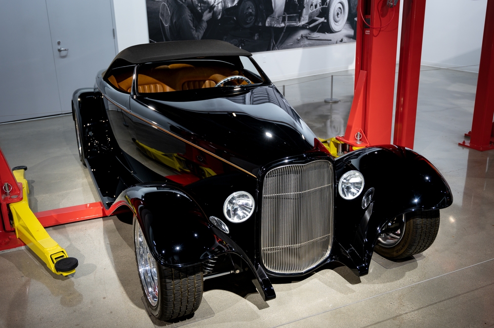 Balck hot rod 1932 Ford Roadster 