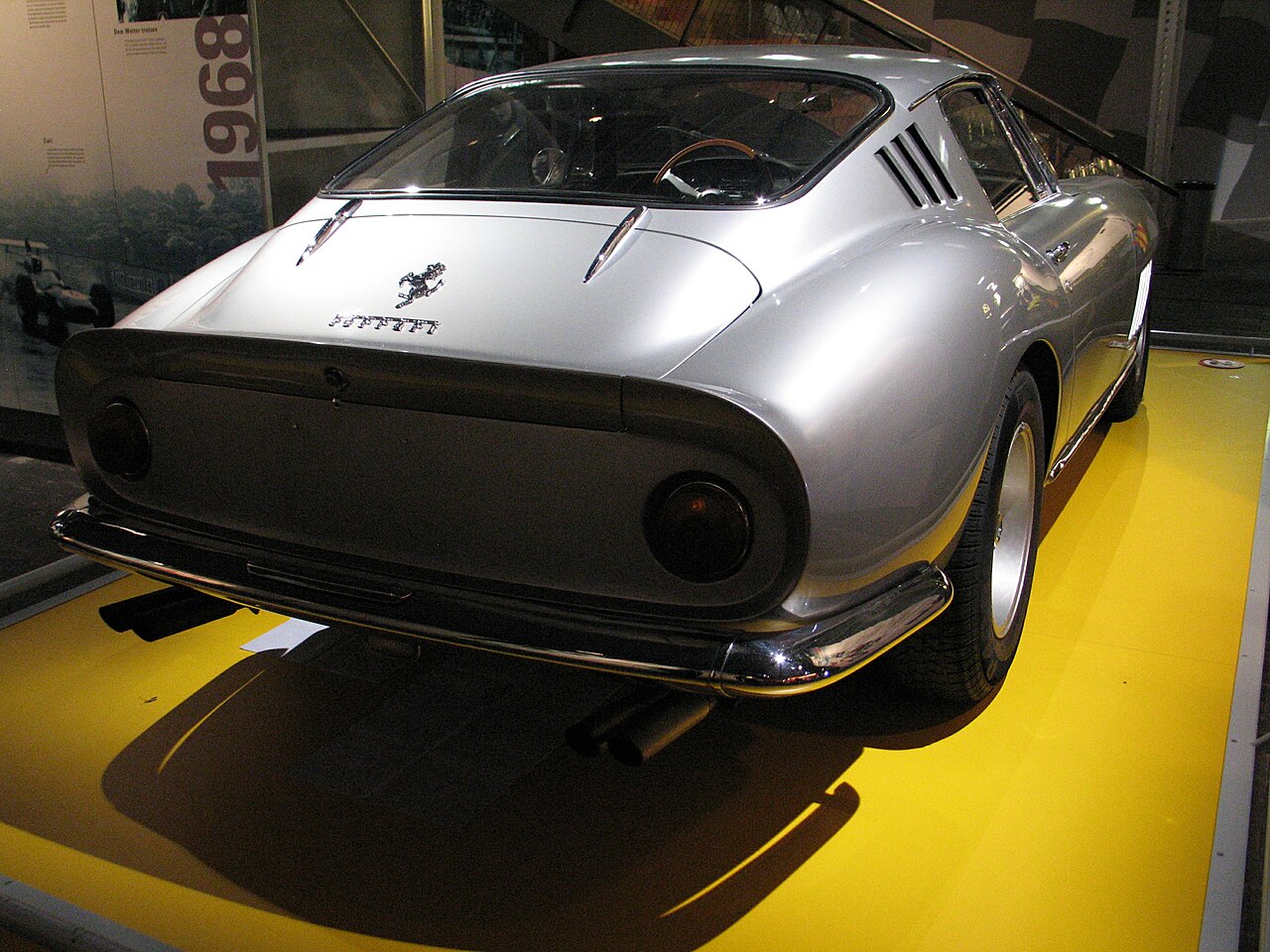 Ferrari 275 GTB 4 - back