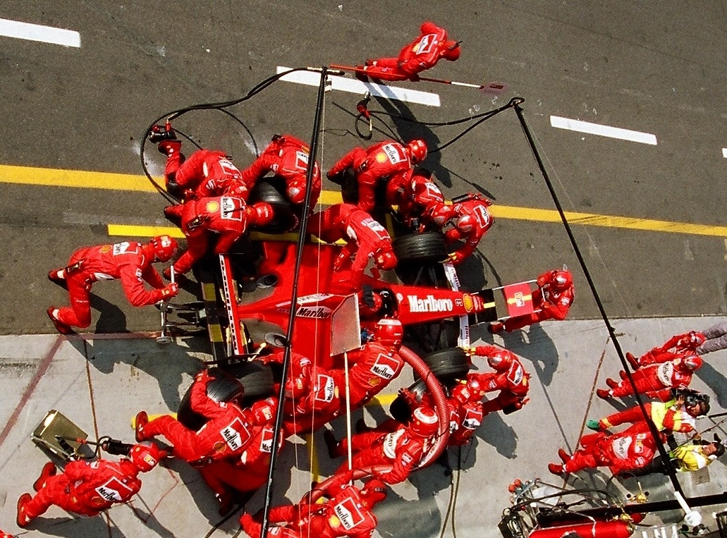 Scuderia Ferrari Pit Stop - 2000