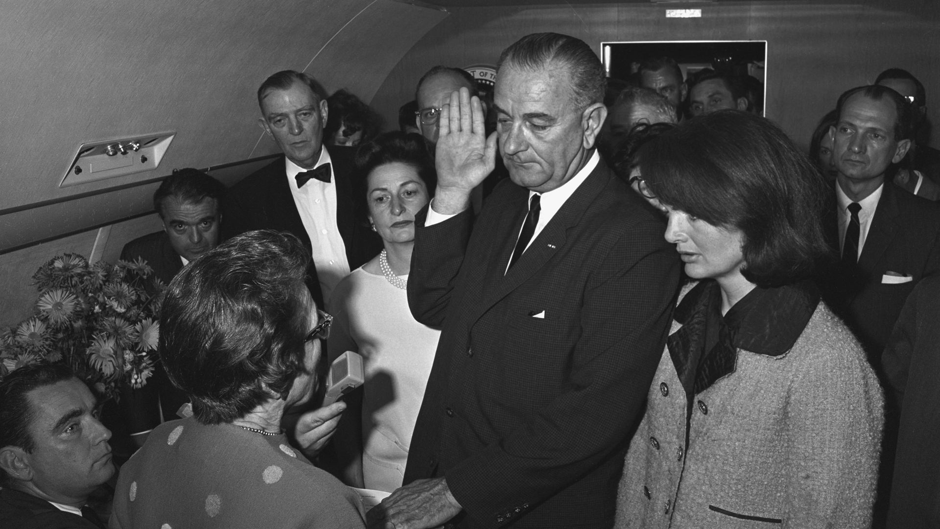 File:LBJOathOfOffice1963.jpg
