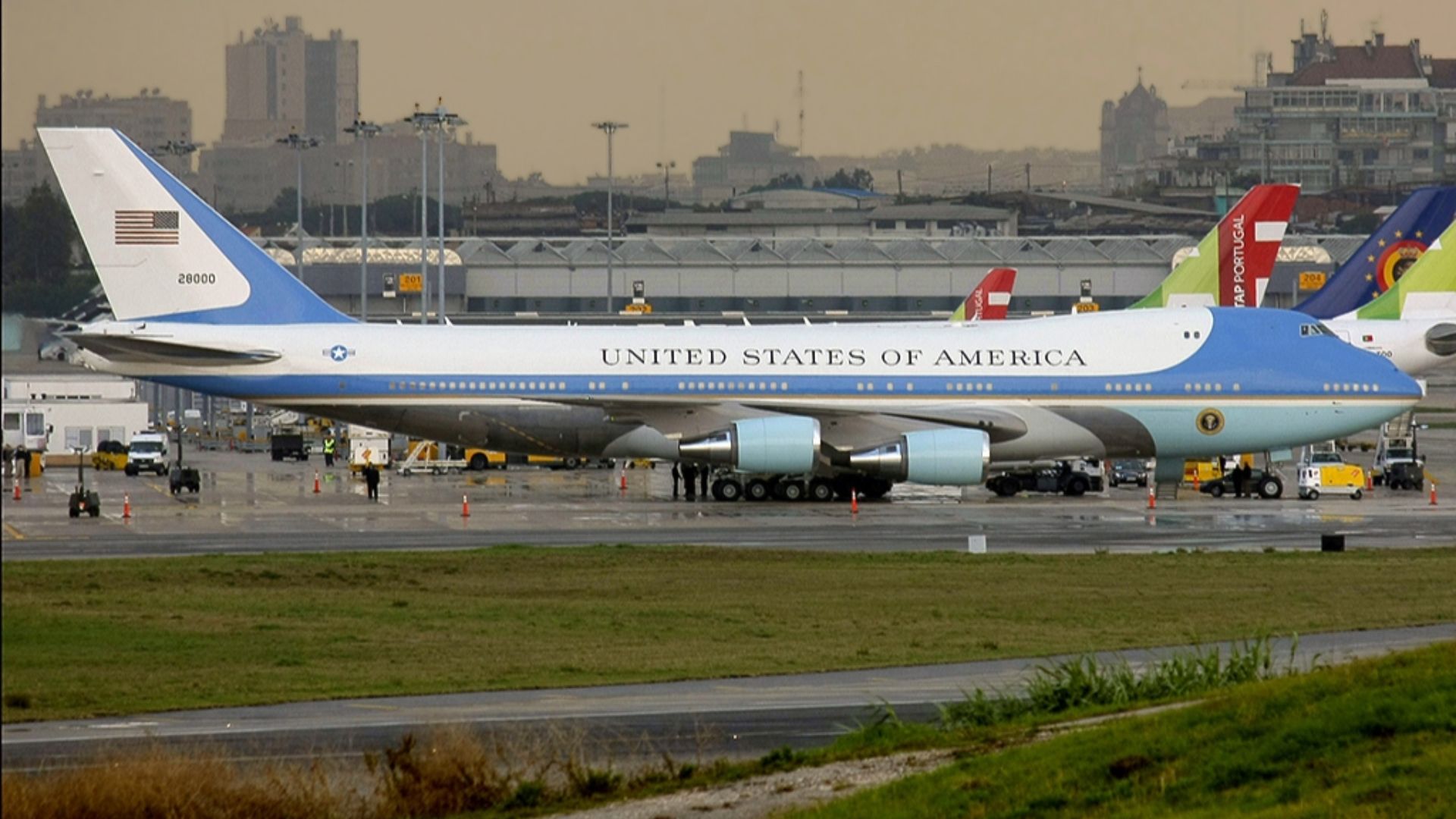File:Boeing VC-25A, United States - US Air Force (USAF) JP7016357.jpg