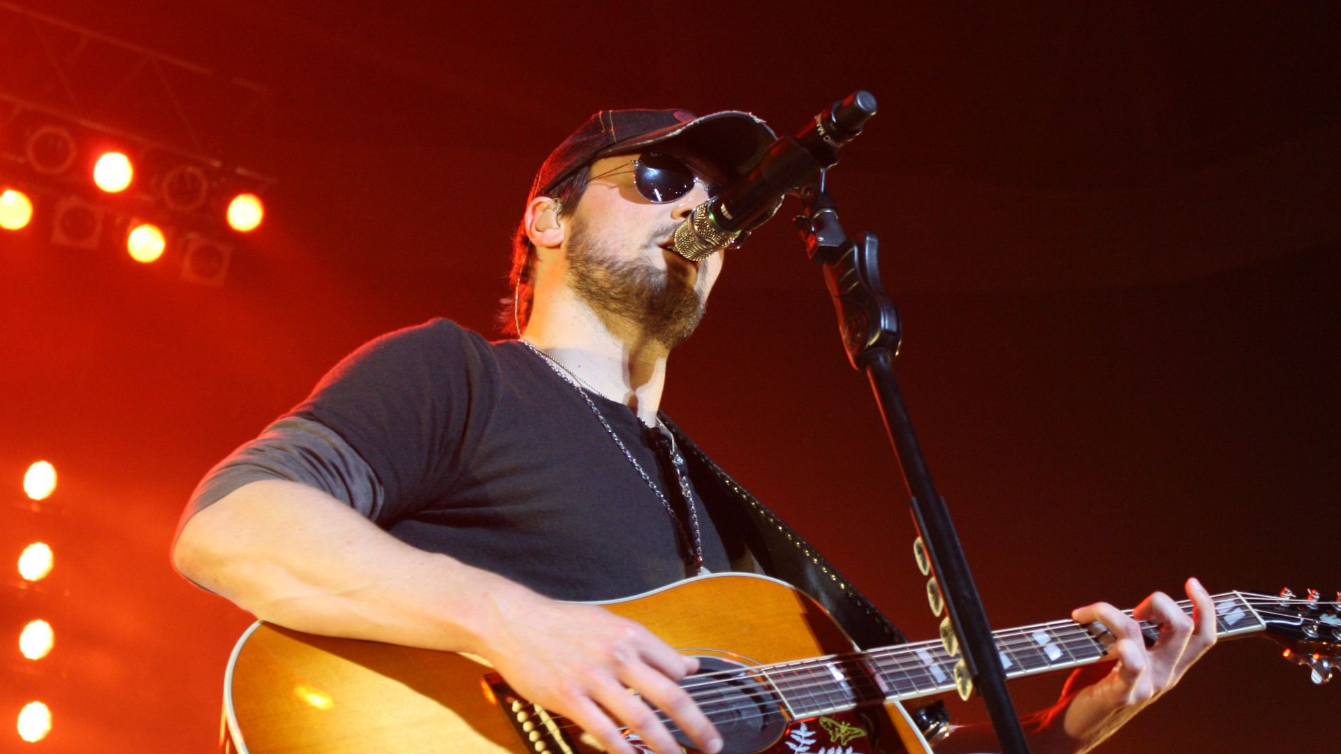 File:Eric Church in 2012.jpg