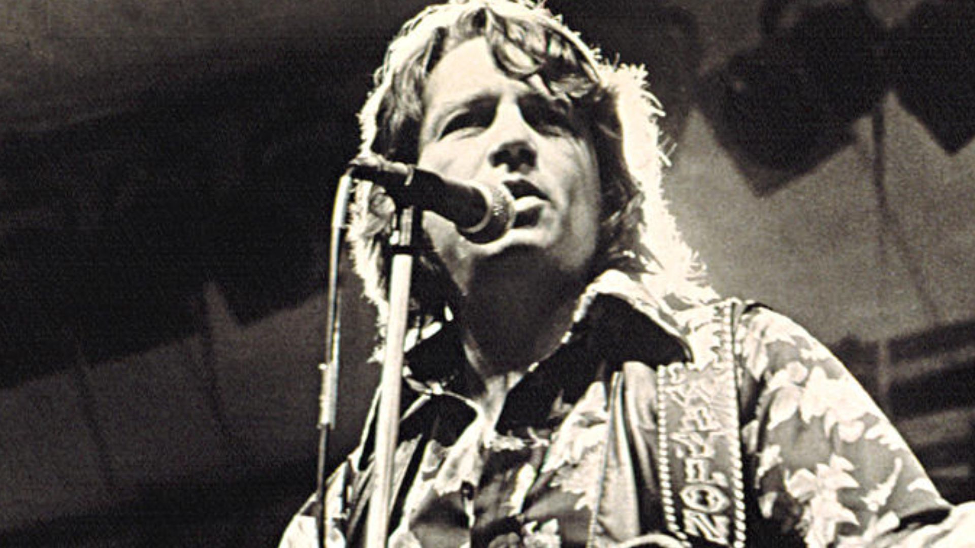 File:Waylon Jennings in 1973.jpg