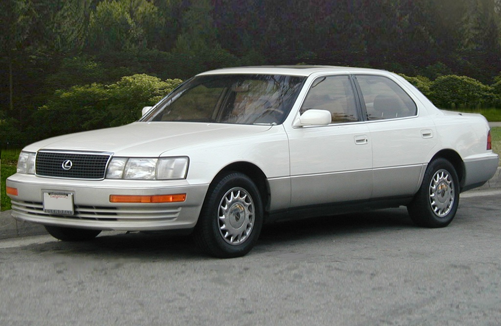 White Lexus LS 400 UCF10