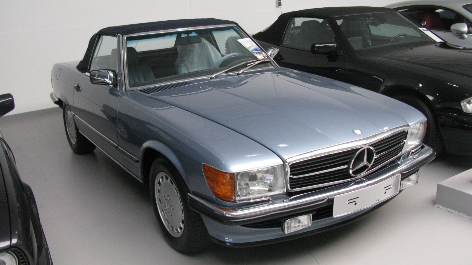 File:Mercedes-Benz 420 SL R107 (10074893065).jpg