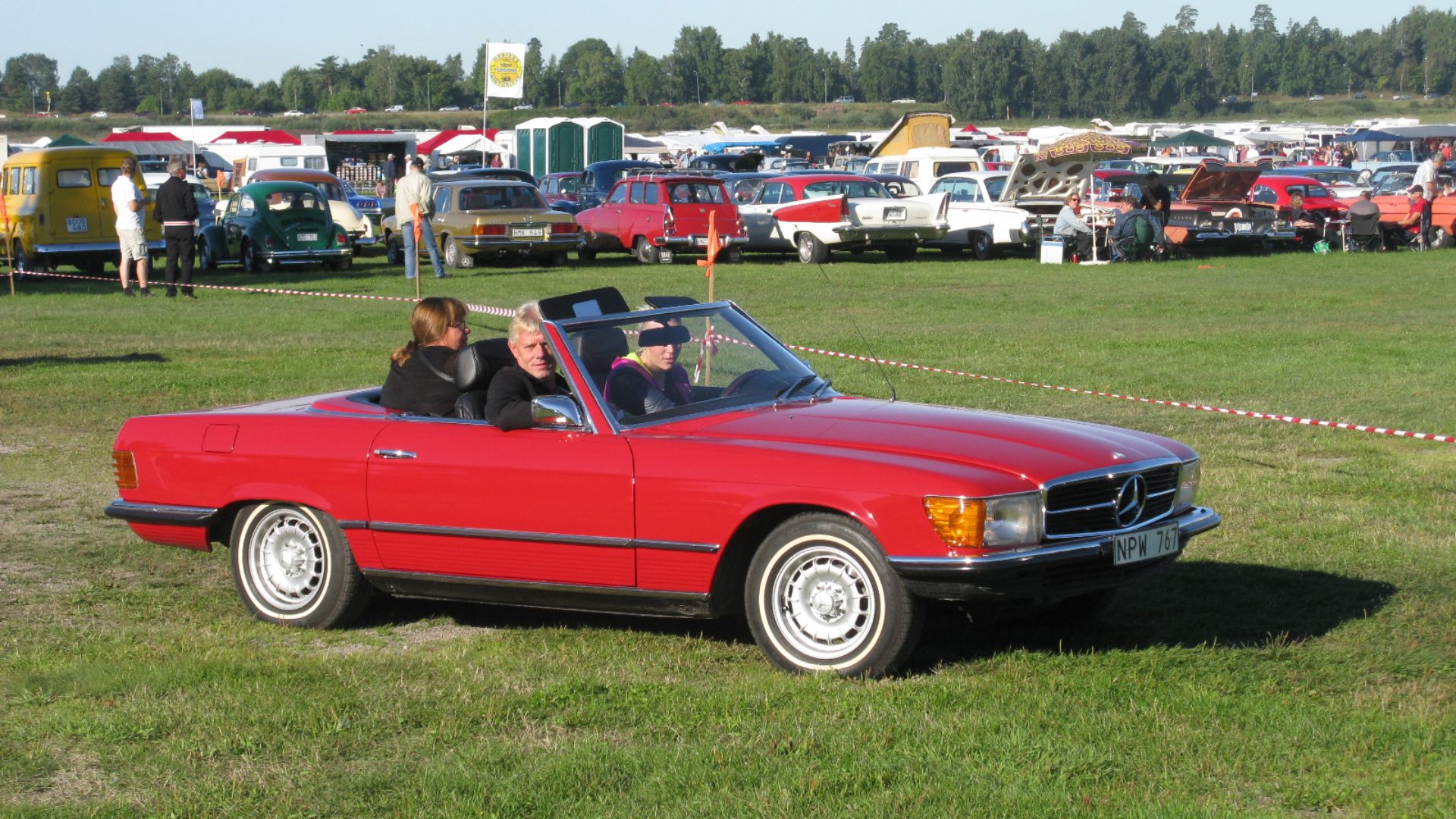 File:Mercedes-Benz 350 SL R107 (13463824263).jpg
