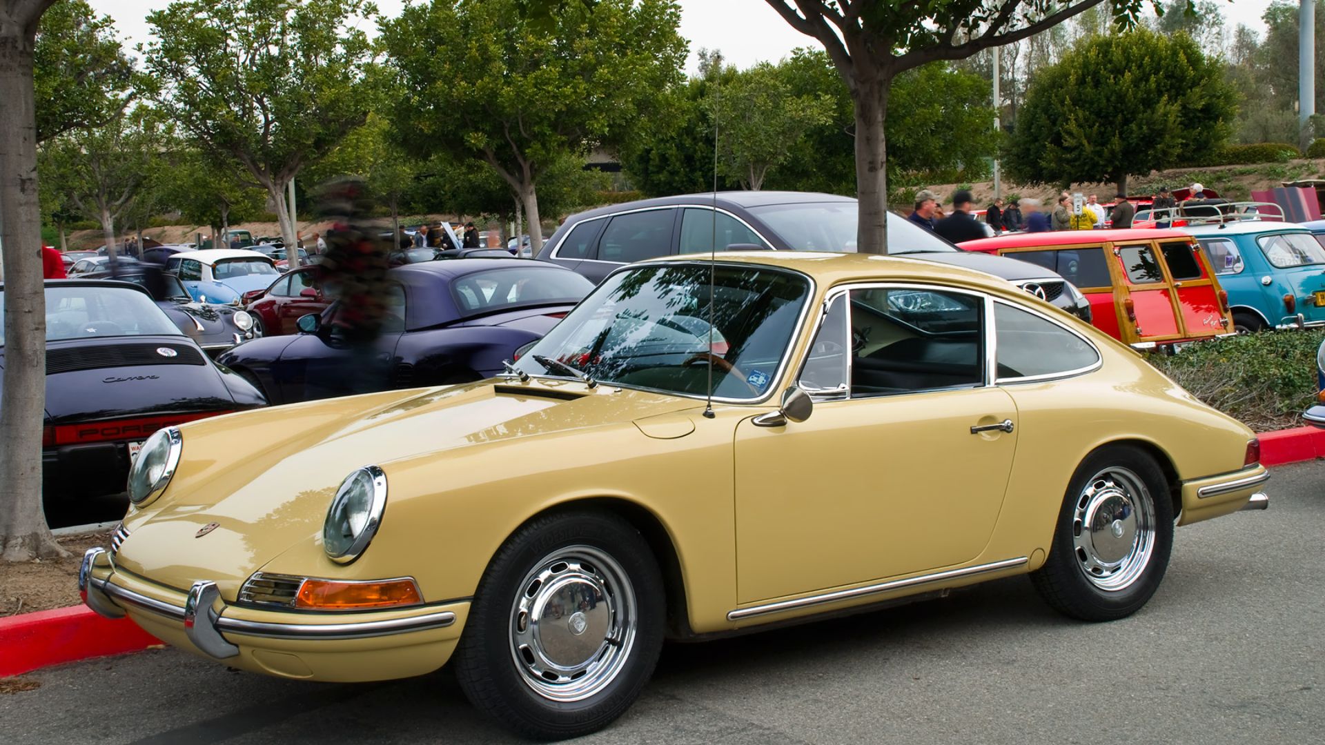 File:1964 Porsche 911 - yellow - fvl.jpg