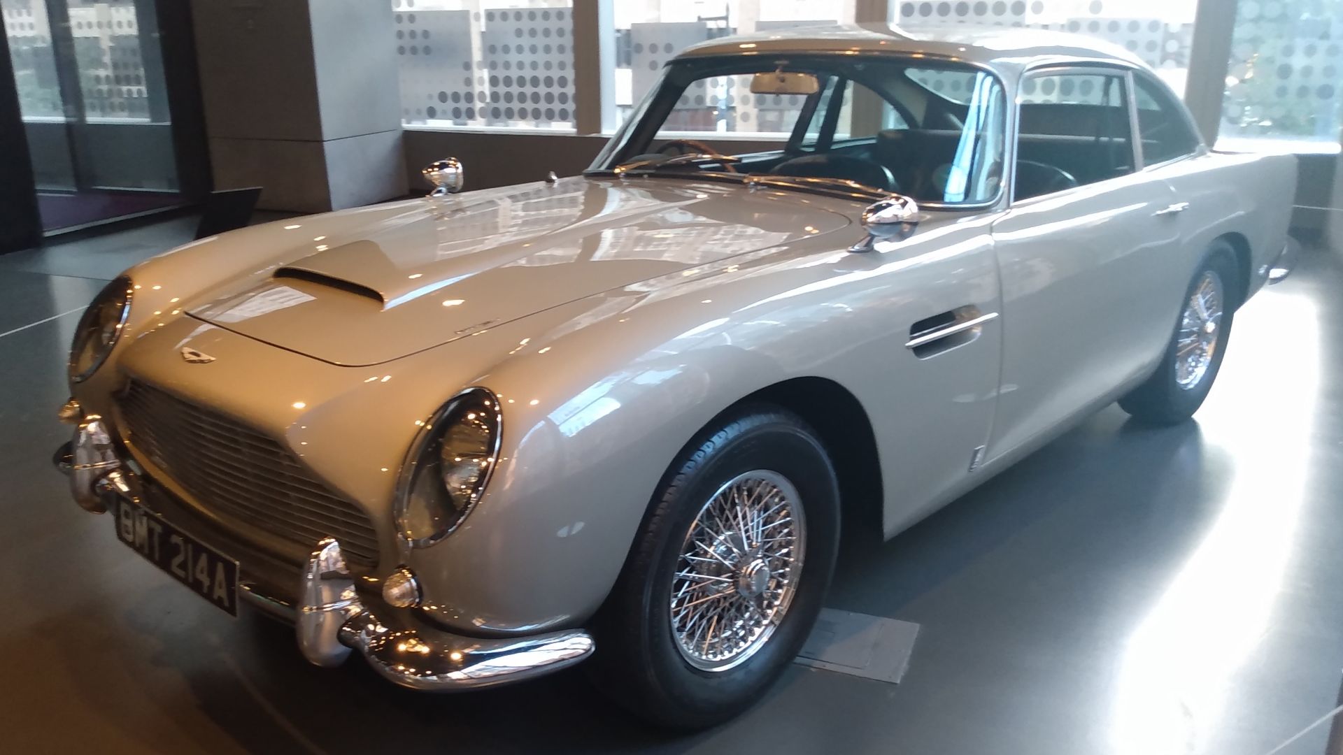 File:1963 Aston Martin DB5 (James Bond) front.jpg