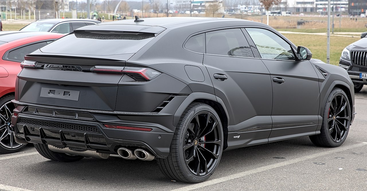 Back view of Lamborghini Urus S