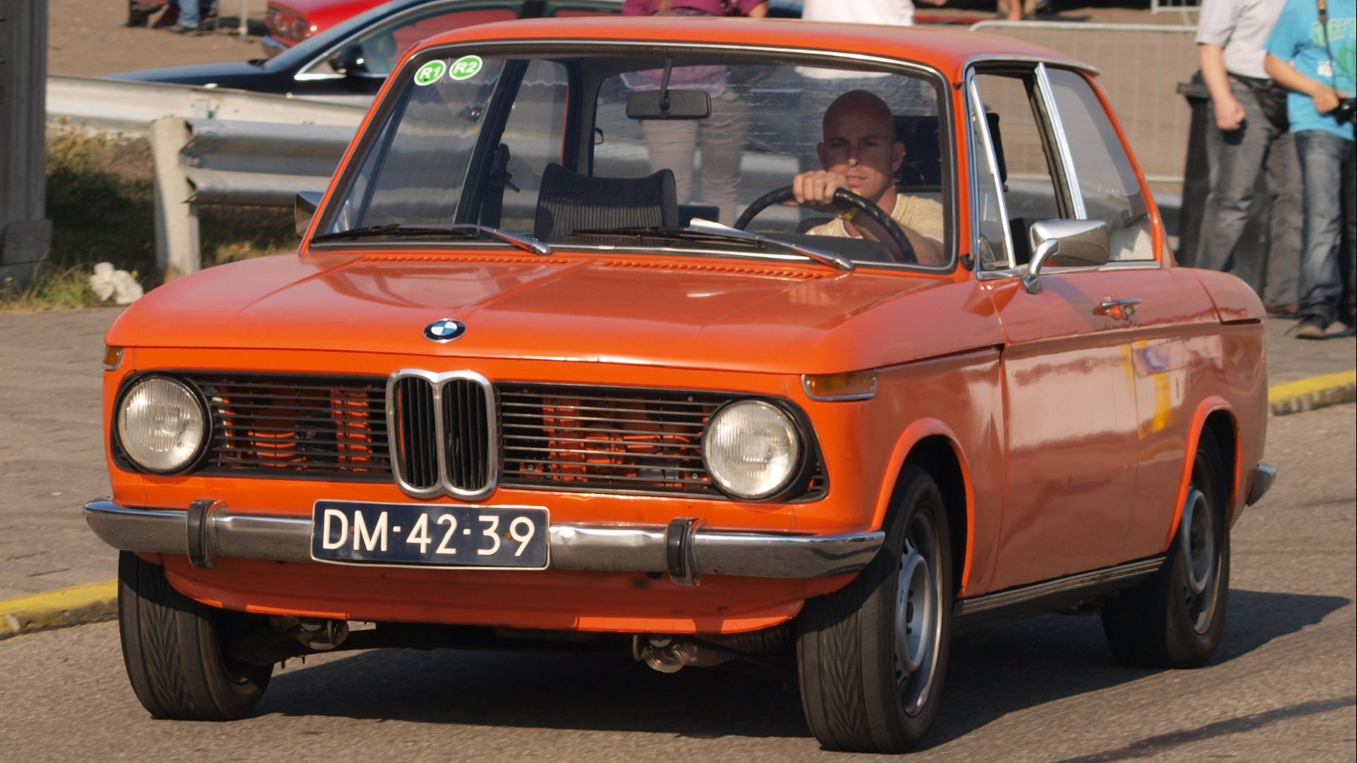 File:BMW 1600-2 dutch licence registration DM-42-39-.JPG