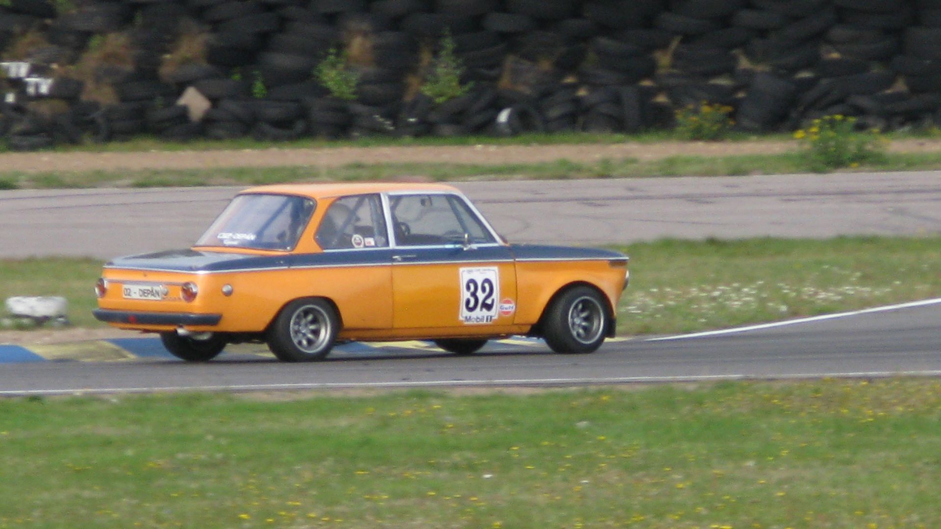 File:BMW 2002 Ti (15386263287).jpg