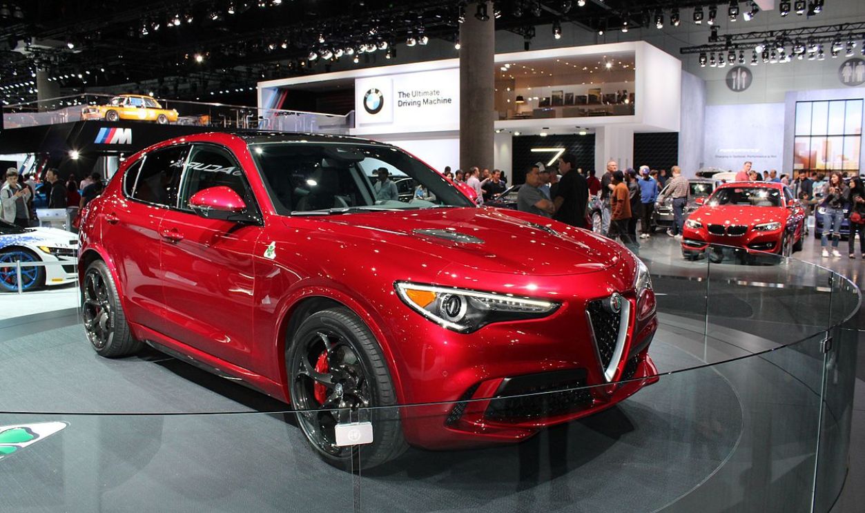 Alfa Romeo Stelvio (2016)