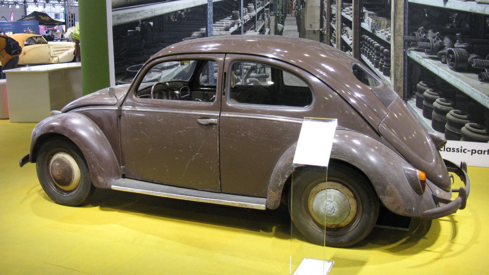 File:Volkswagen Beetle 1949 (6880611673).jpg