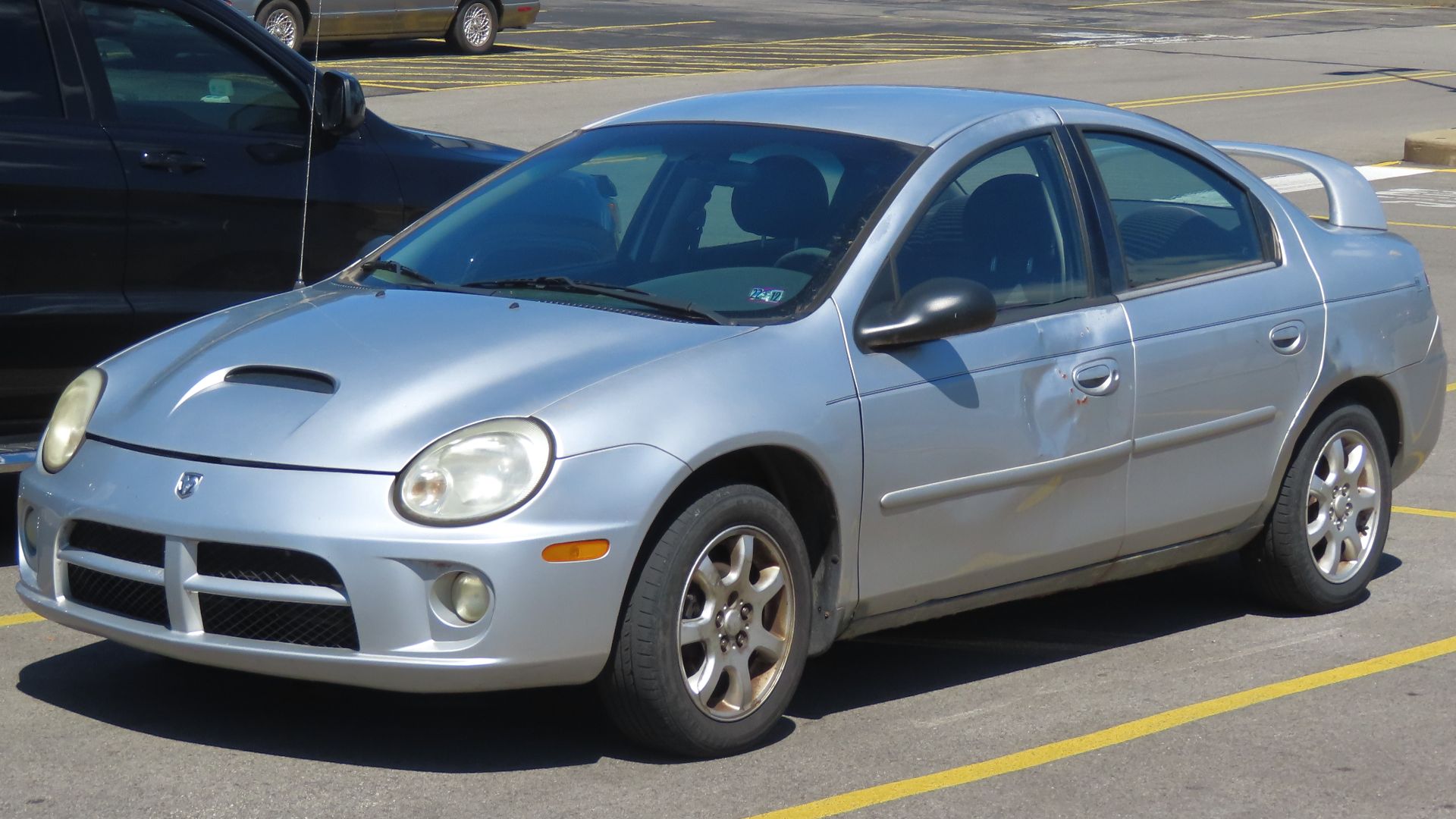 File:2005 Dodge Neon SXT with SRT Design Group, front left, 08-12-2022.jpg