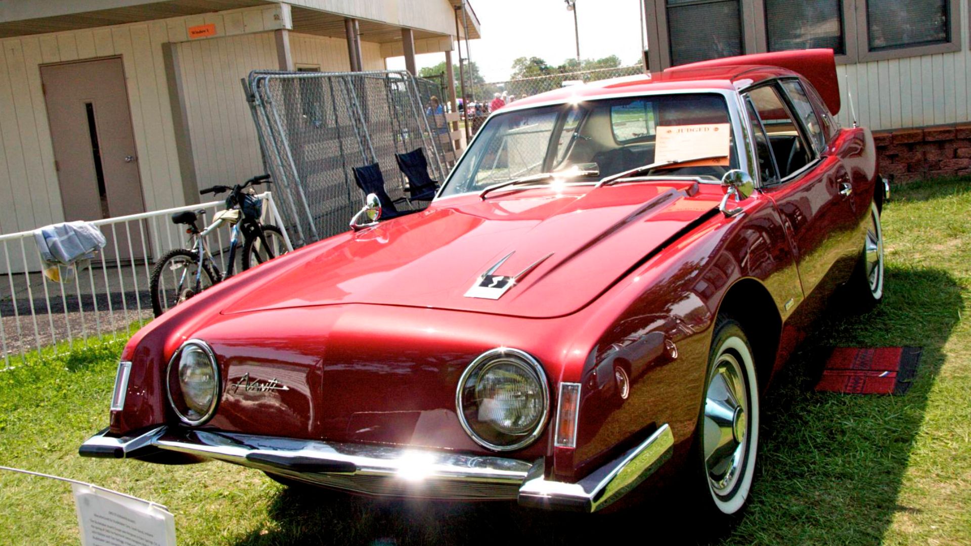 File:1963 Studebaker Avanti.jpg