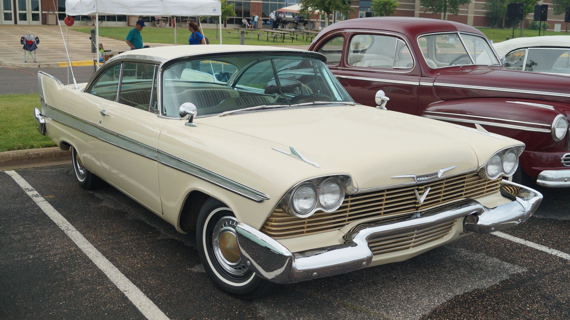 File:1958 Plymouth Fury (20404948576).jpg