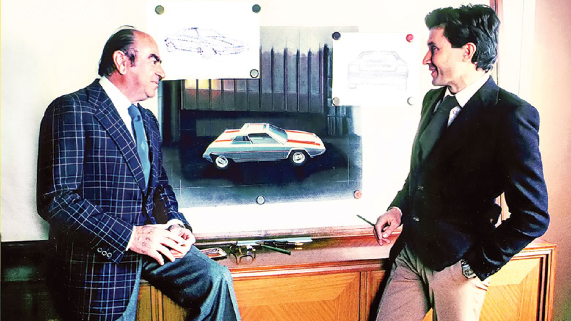 File:1976 Bertone Gandini Ferrari Rainbow.jpg