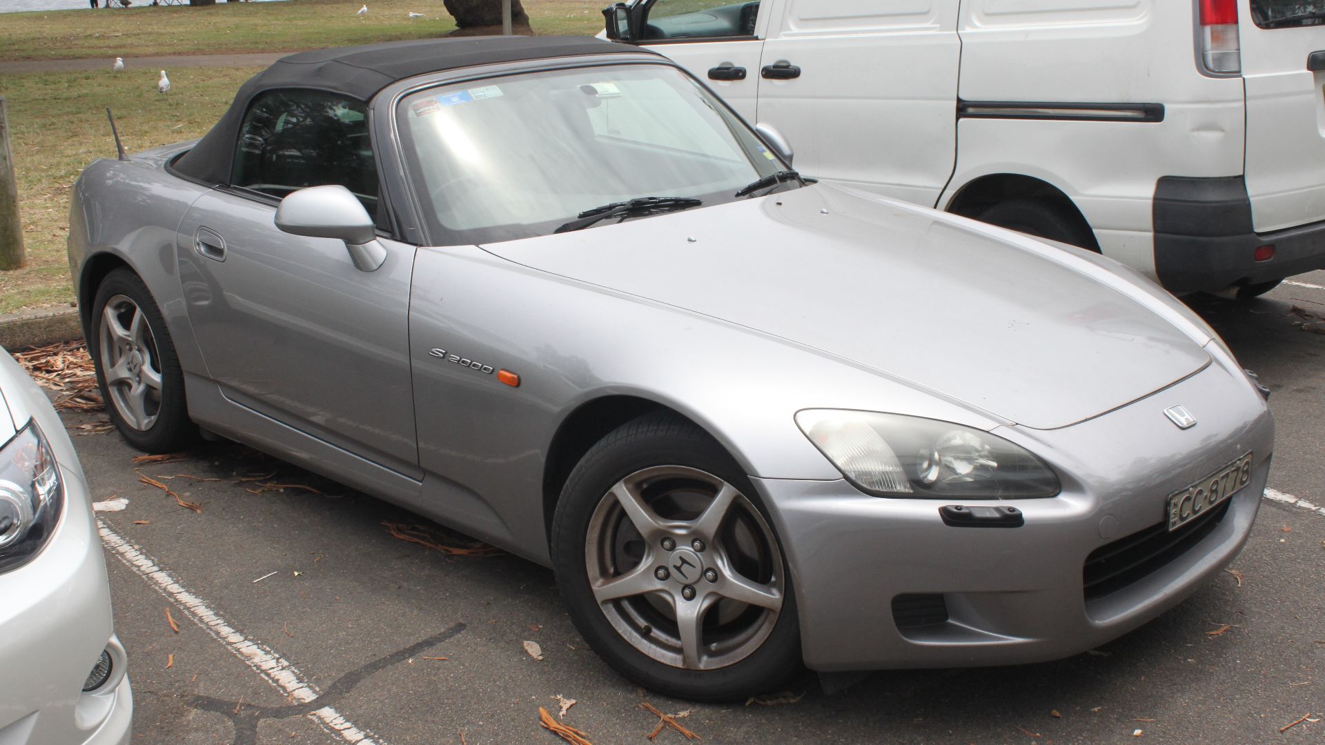 File:1999 Honda S2000 convertible (24062239555).jpg