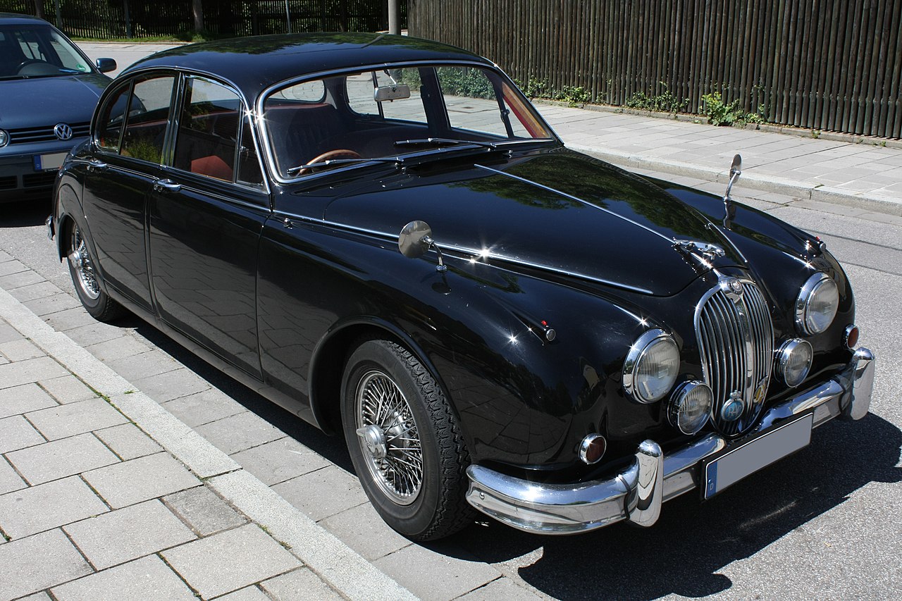 Front view of Jaguar Mk2