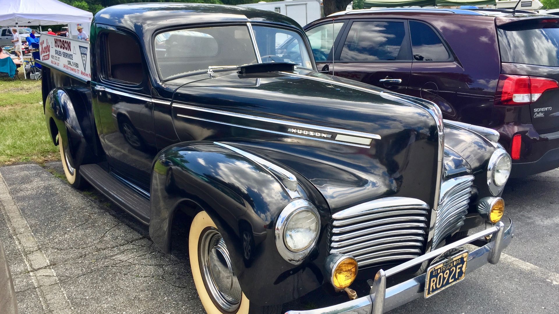 File:1941 Hudson “Big Boy” pickup truck at 2017 AMO meet 1of3.jpg