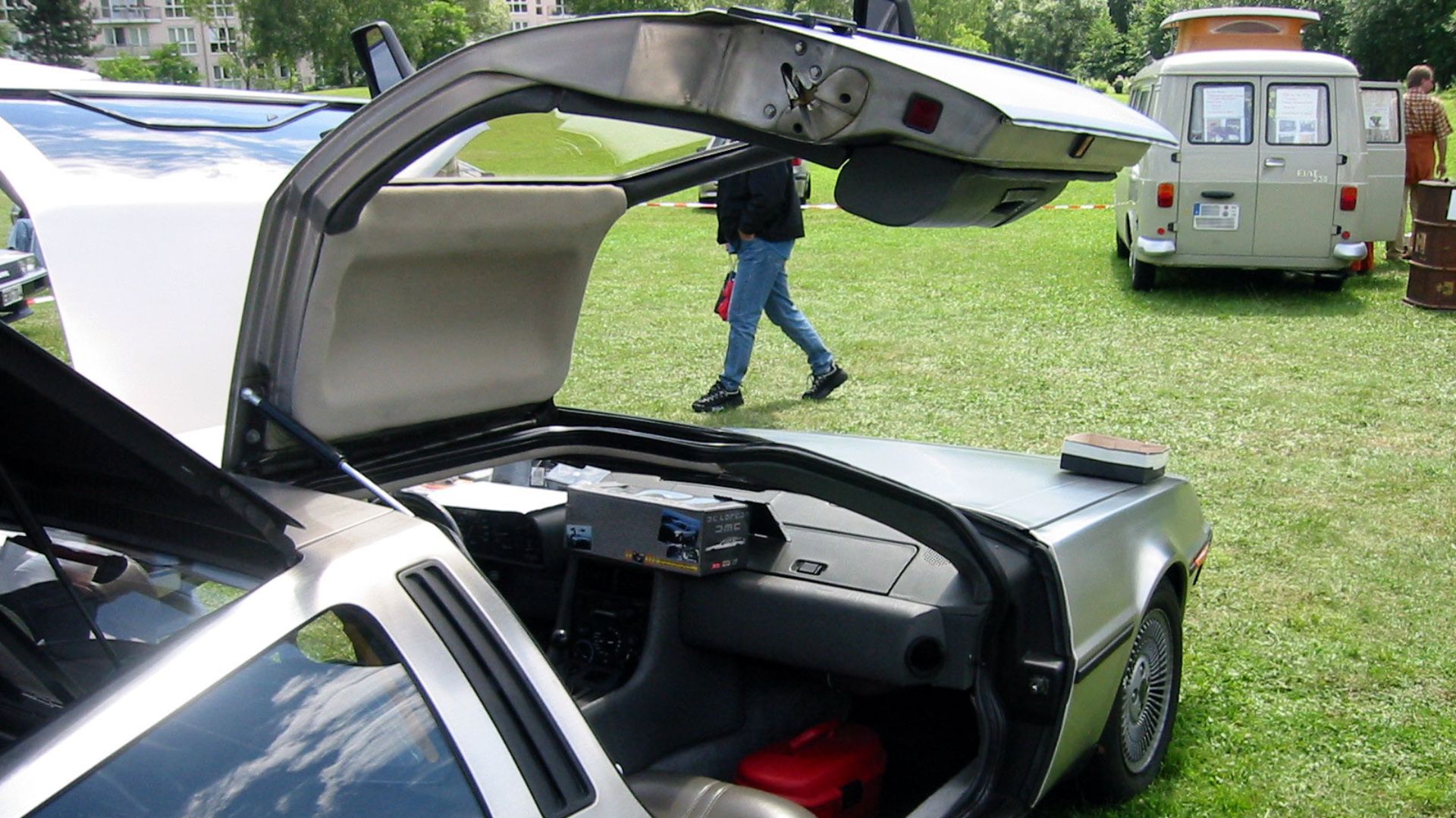 File:Delorean dmc12 door open.jpg