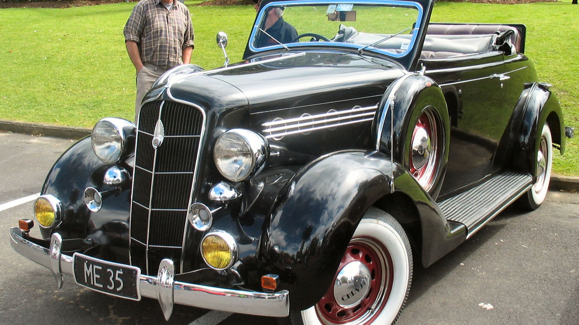 File:1935 Chrysler Deluxe.jpg