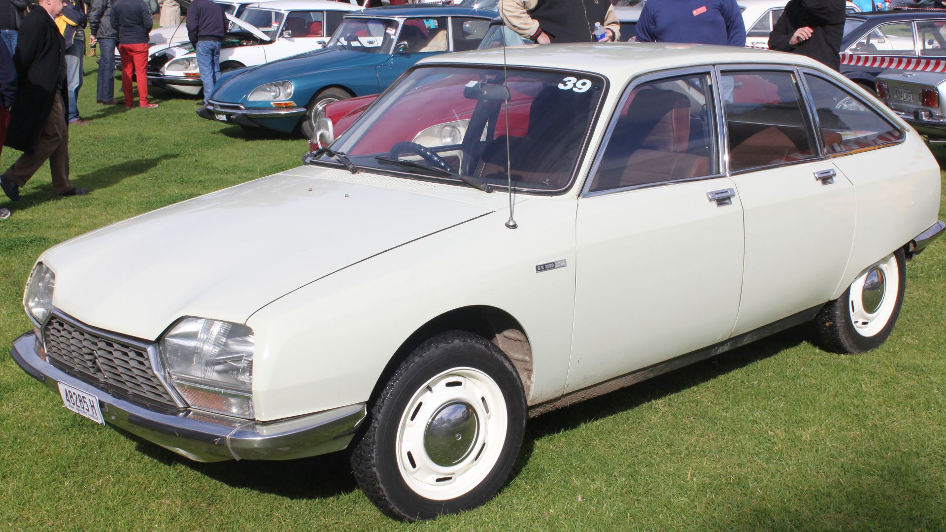 File:1974 Citroën GS 1220 Club fastback (19121105974).jpg