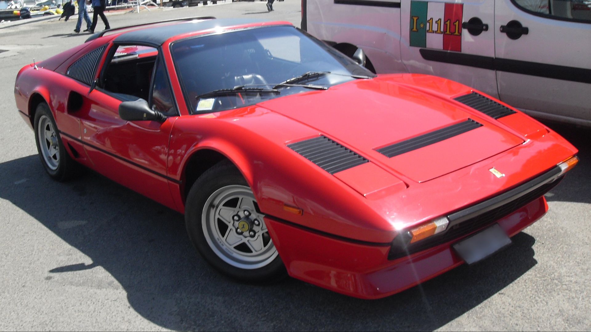 File:Ferrari 208 Turbo.jpg
