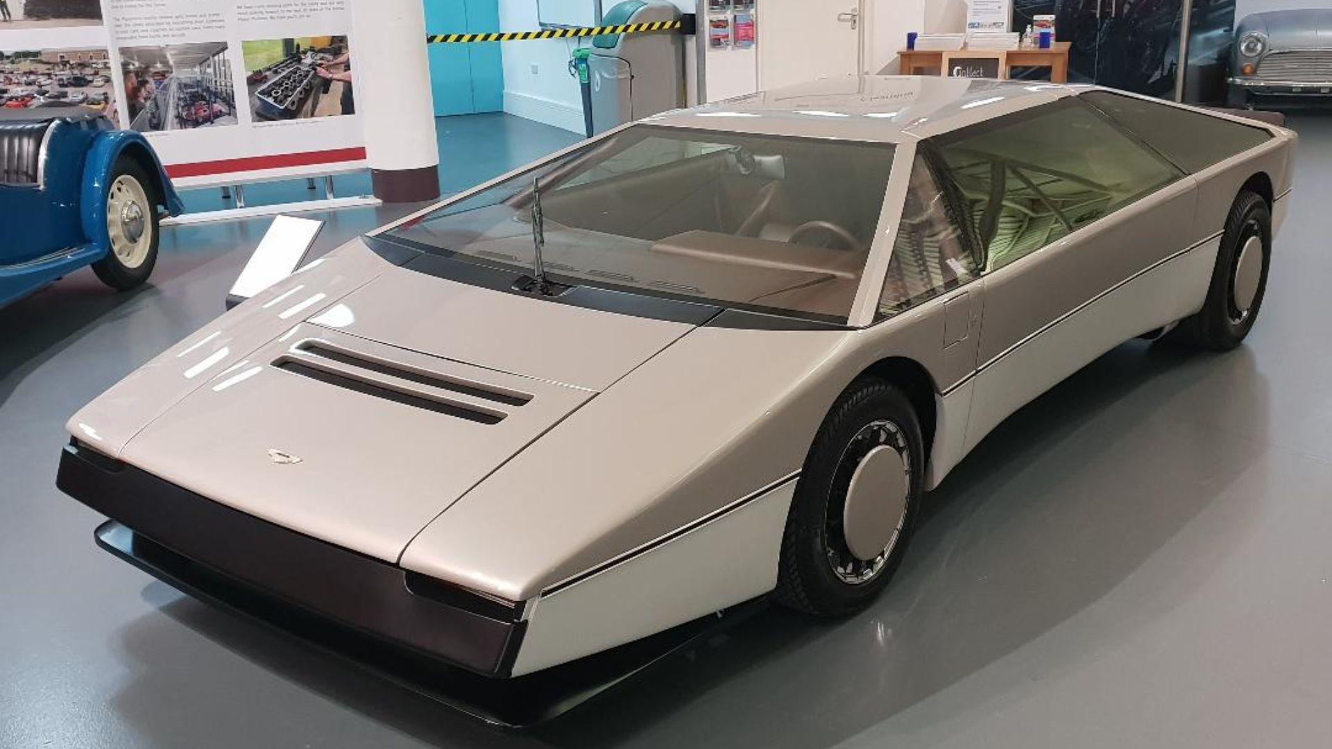 File:Aston-Martin Bulldog Concept (1979) - 53325626587.jpg