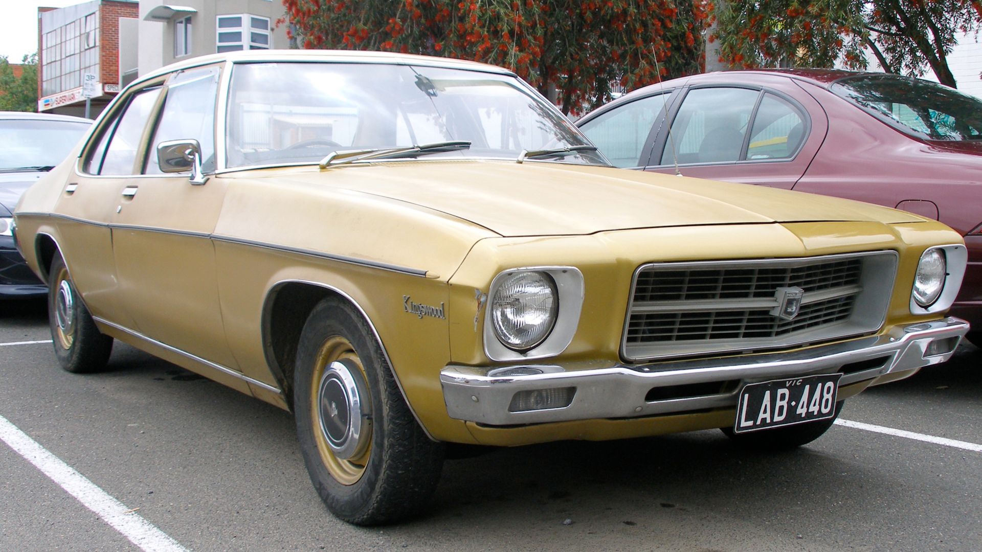File:1971-1974 Holden HQ Kingswood sedan 01.jpg