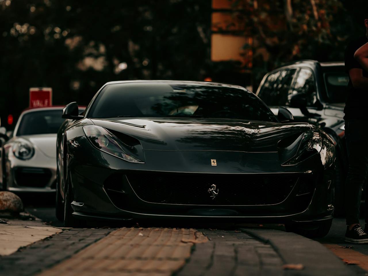 Black Ferrari 812 Superfast