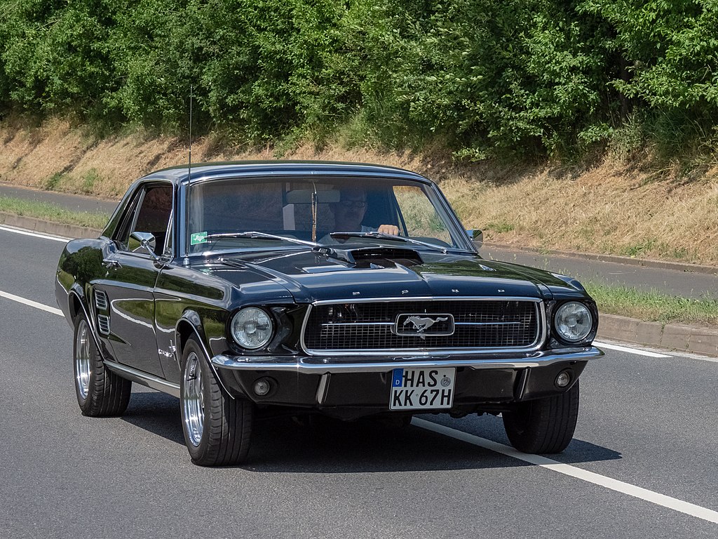 Black Ford Mustang BJ.1967