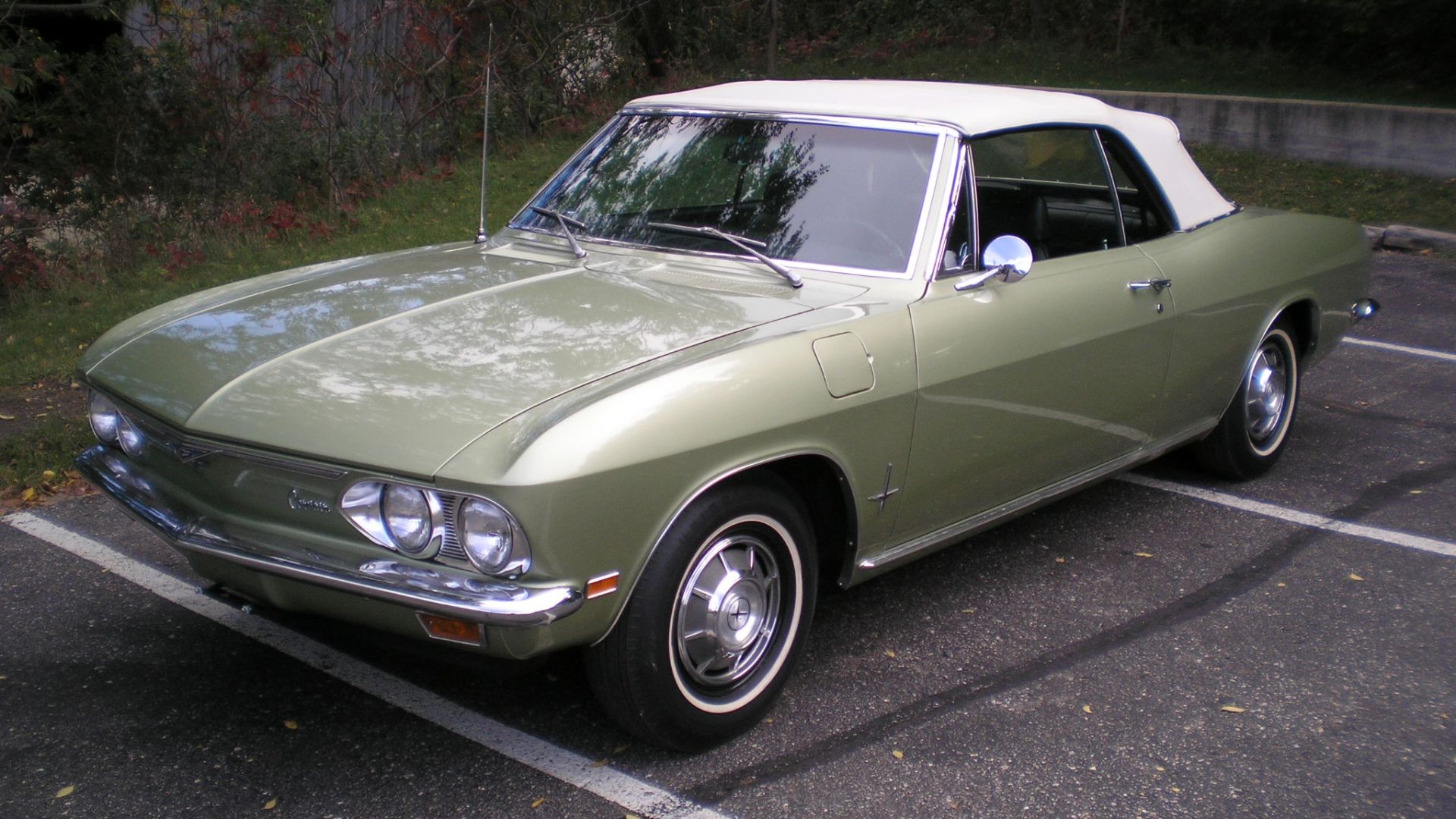 File:'69 Corvair Monza.jpg