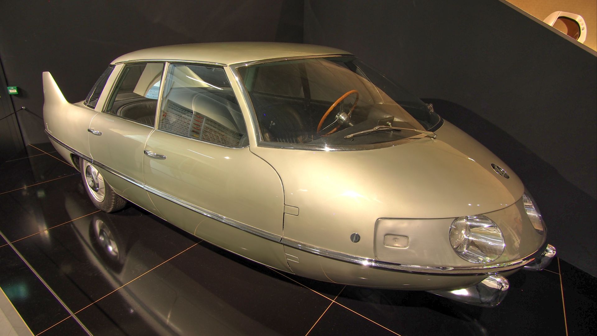 File:1960 Pininfarina X, 1089cc Fiat engine pic9.jpg