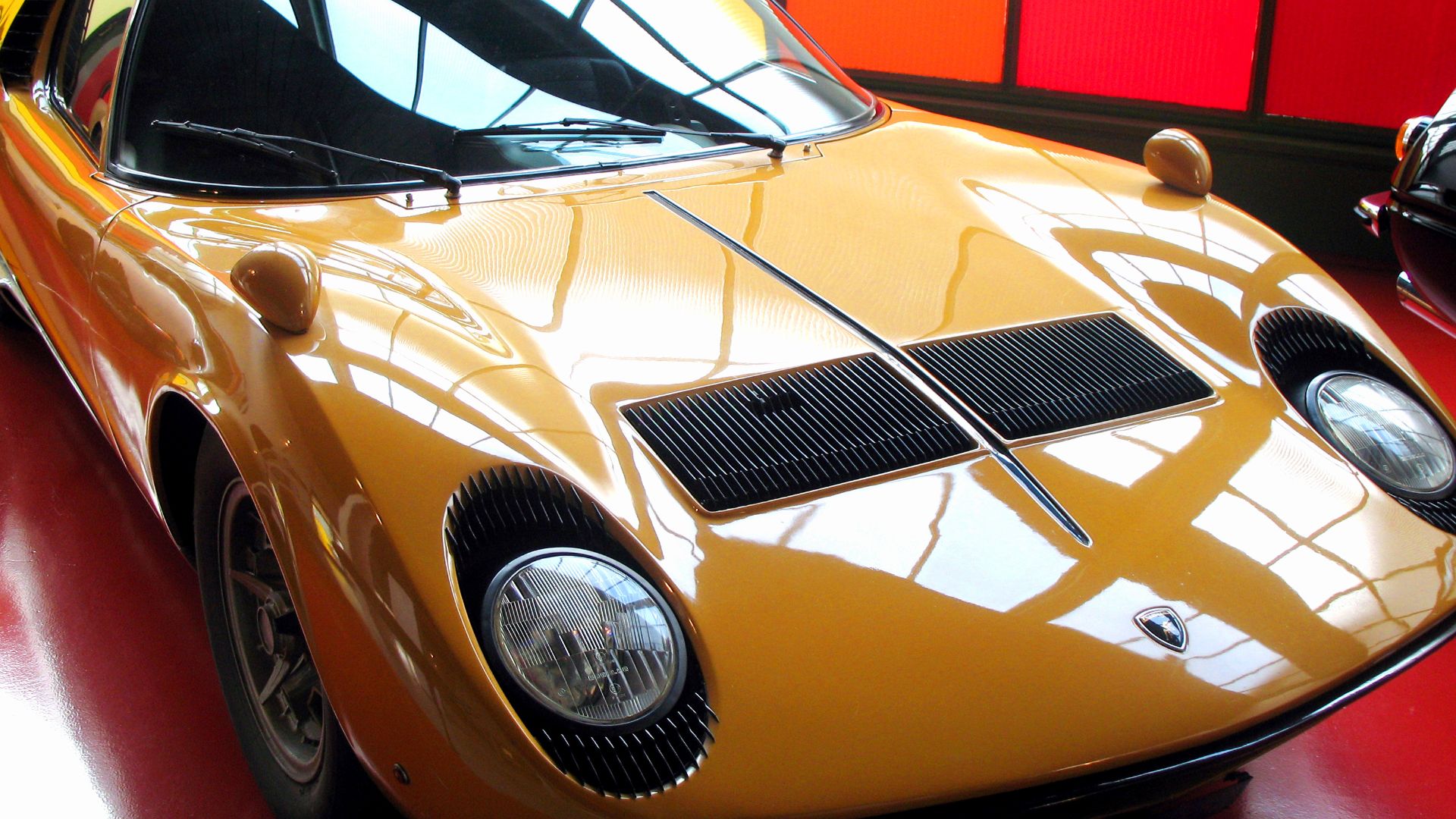 File:6274 - Luzern - Verkehrshaus - Lamborghini Miura.JPG