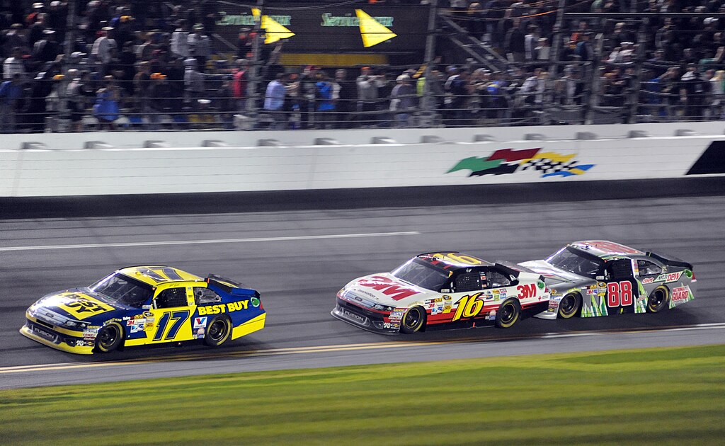 Matt Kenseth leads the field in the 2012 Daytona 500