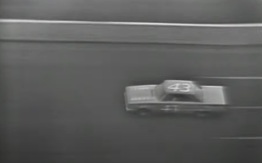 Screenshot of the video 1966 Daytona 500 from Daytona International Speedway